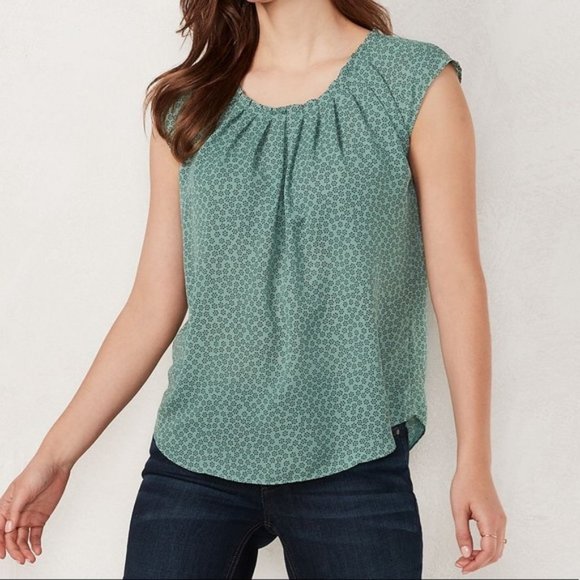 LC Lauren Conrad Tops - NWT Lauren Conrad Green Pleat Neck Blouse M Floral